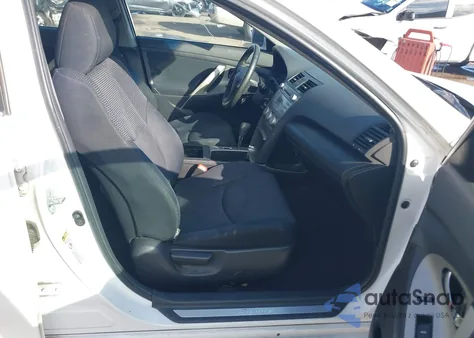 2011 Toyota Camry Se z USA, uszkodzony, nr VIN 4T1BF3EK2BU607253